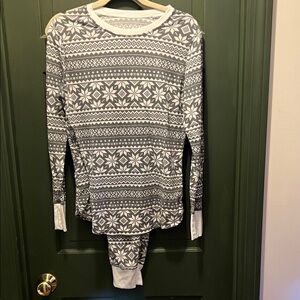 Cuddl Duds Gray and White Patterned Pajama Set